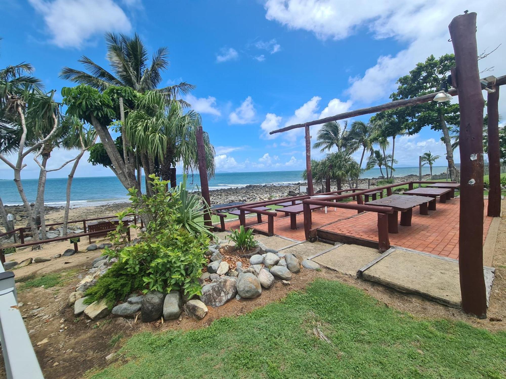 Dolphin Heads - Resort Unit - Absolute Beachfront! - Whitsunday Getaway! 매카이 외부 사진