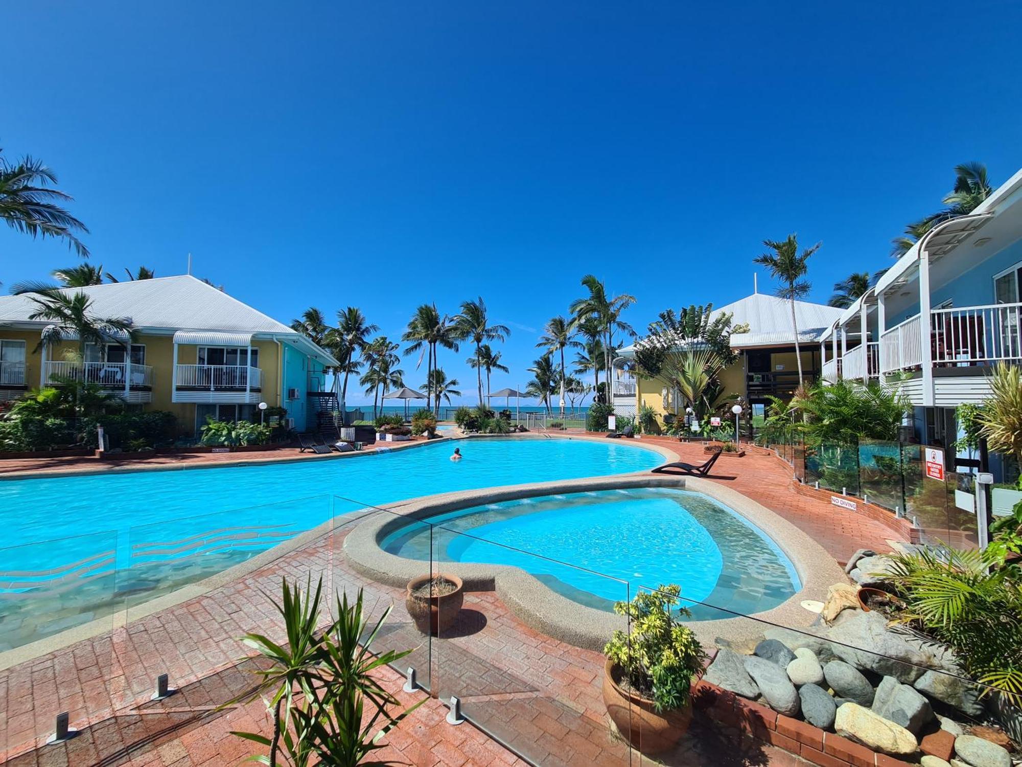 Dolphin Heads - Resort Unit - Absolute Beachfront! - Whitsunday Getaway! 매카이 외부 사진
